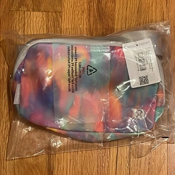 NWT Lululemon Prism Wash Everywhere Belt Bag 1L Vapor tie dye mutlicolor - Picture 4 of 11